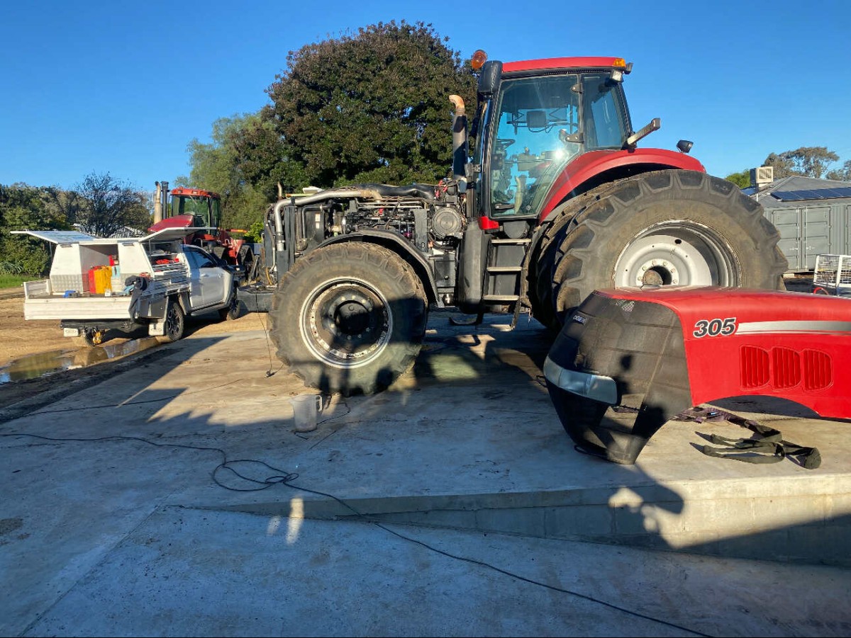 Case IH 305